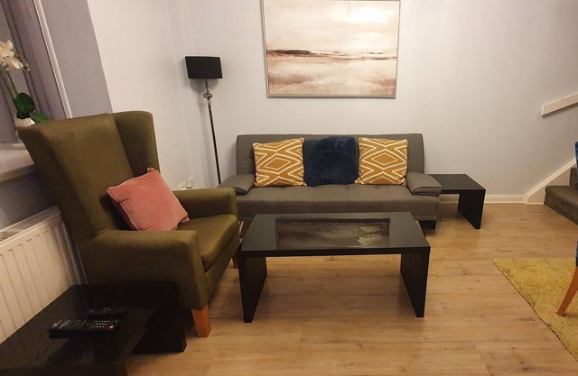2 Bedroom , Tastefully furnished End of terrace house