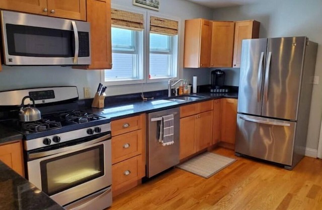 2-bedroom townhouse with indoor fireplace