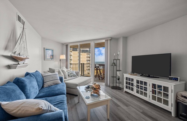 2 Bedroom w/King Bed. Onsite Pools, Restaurant, Arcade & More!