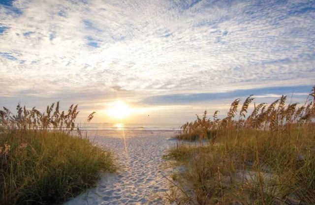 2 BR 2 Bth Oceanfront CAPE CANAVERAL BEACH RESORT, April 30 - May 5. $125/night