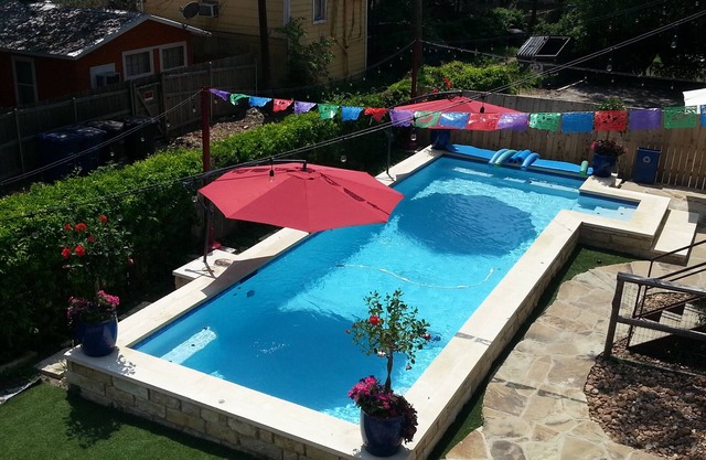 2 BR Historic Treasure w/ Swimming Pool on N Flores, Pets Welcome