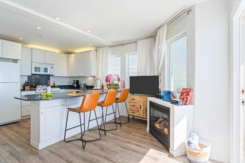 2 Coastal Studios at Cayucus Beach Access Ocean Views