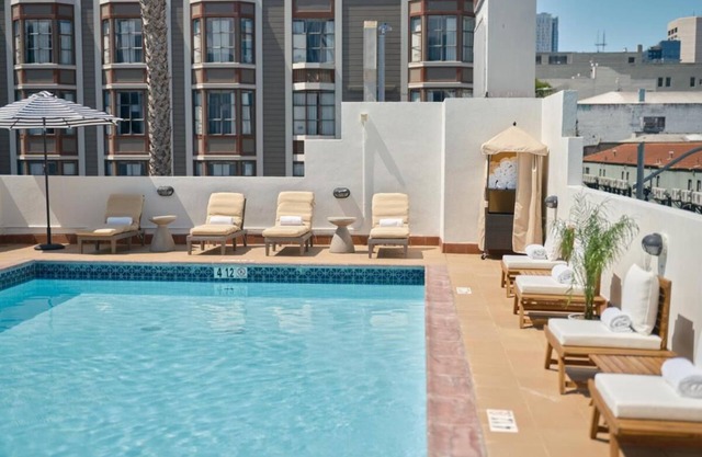 2 Comfortable Room with Rooftop Pool, Near Oracle Park & Yerba Buena