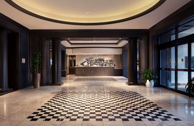 2 Connecting Suites at a 4⭐️ Hotel