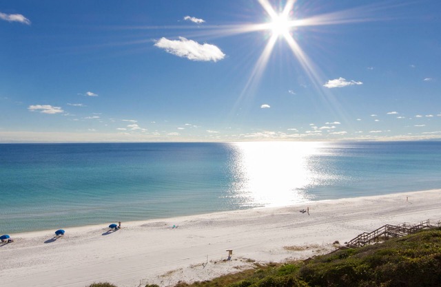 2 GOLF CARTS! Trendy Chic Beach House, Walk to Pool, Tram to Beach and Wharf