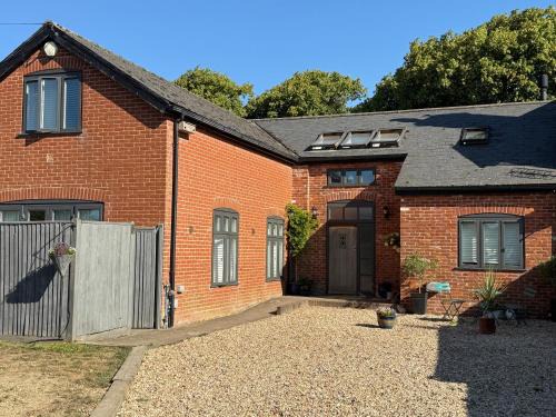 2 Guests - Studio - Ideal for Goodwood & Beach