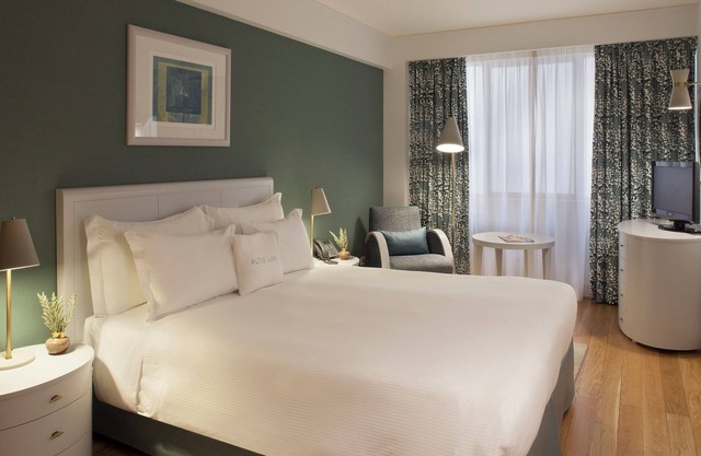 2 Homely Units Perfect for Groups at Altis Suites! w/Kitchenette, Pet-friendly!