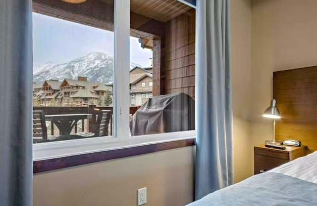 🌈 2 Hot Tubs | ⛰️ Mt. View | 🌟 Spa 🚿 |⭐️ Near DT