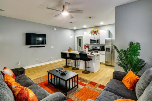 2 Mi to FIFA and Falcons Stadium Westside Townhome