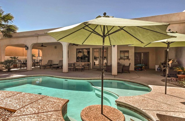 < 2 Mi to Lake Havasu: Spacious Home w/Patio!