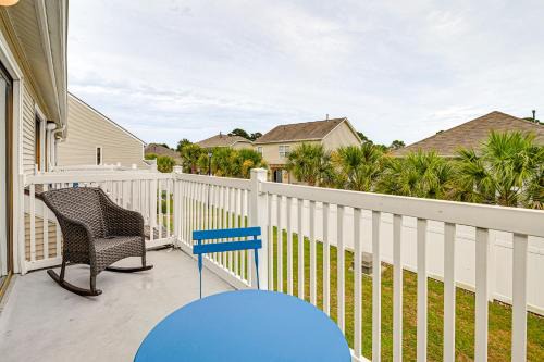 2 Mi to Surfside Beach Coastal Escape with Balcony!