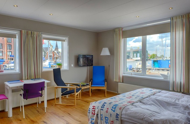 2 people, 23 m2, private bathroom, harbor view, with terrace