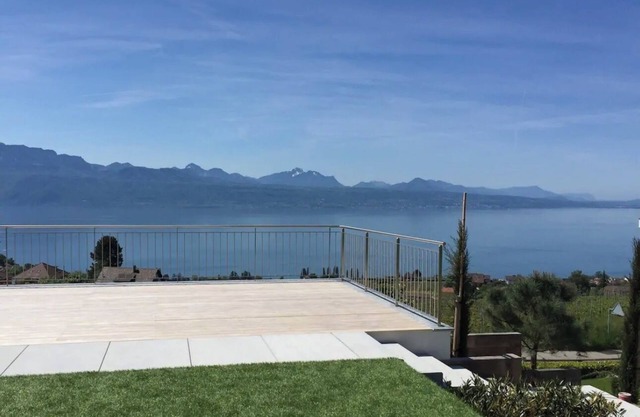 2 Pièces vue Lac sur Lutry/lausanne. Terrasse de 200 m2