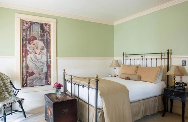 2 Relaxing Units Near Near Cody Night Rodeo & Yellowstone Park Entrance!