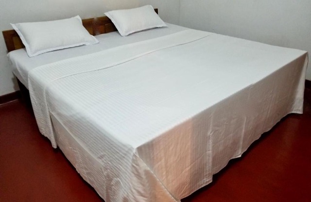 2 room house with parking