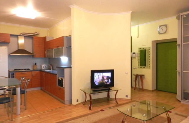 2-room Studio Apartment on Sobornyi Avenue 174-а, by GrandHome