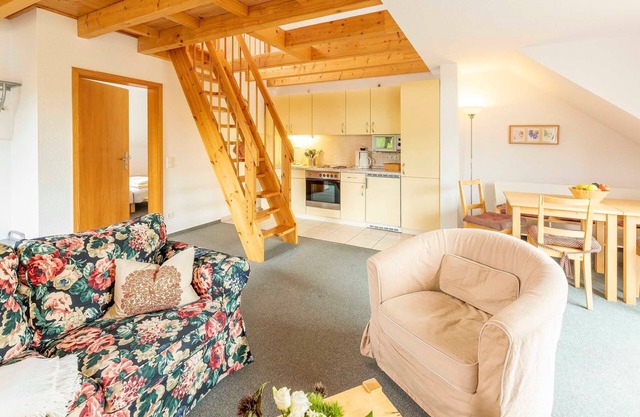 2-room vacation apartment, 6 persons, balcony, upper floor (5) - Müritzparadies - Feriendorf
