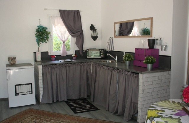 2 rooms with patio - terrace in beautiful property