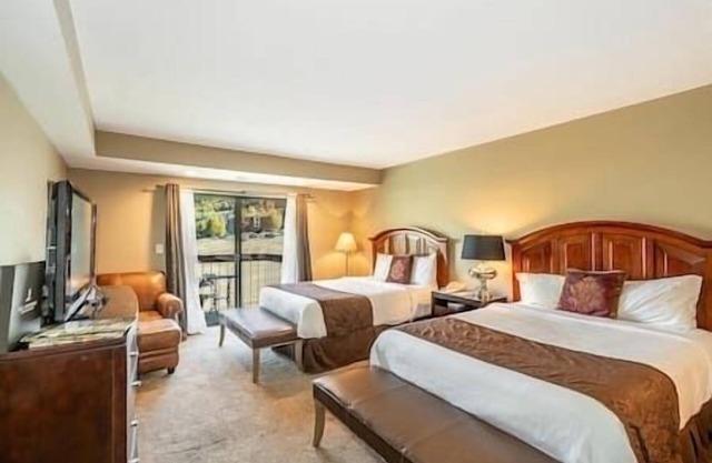 2 Shadow Ridge Resort & Spa, Ski, Heated Pool