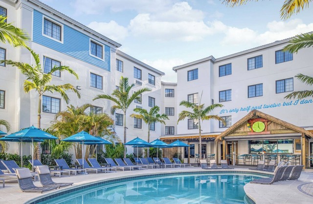 2 Spacious Units Ideal For Family and Friends | Short Drive from Beaches