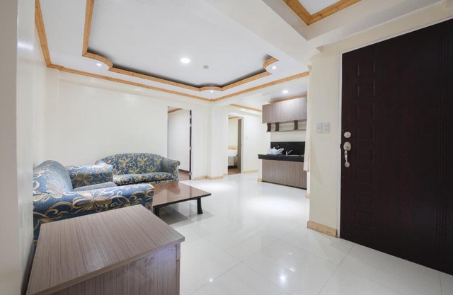 2 Wide Bedroom Unit with Breakfast for 2pax
