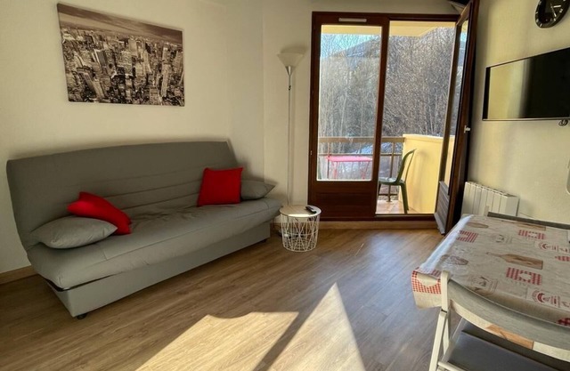 200m from ski slopes, 5th floor, balcony, tv, 18m², Pra Loup