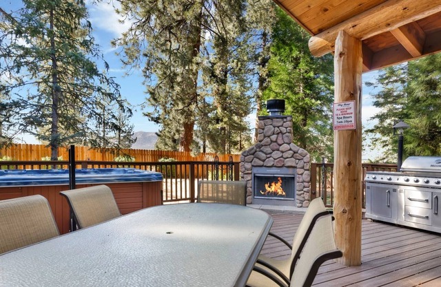 2012-moose Manor 4 Bedroom Home by RedAwning