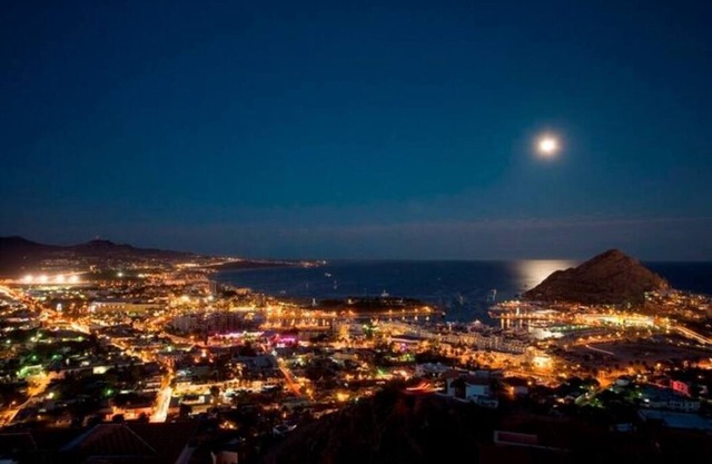 202 GREAT LOCATED FAMILY CONDO IN CABO.