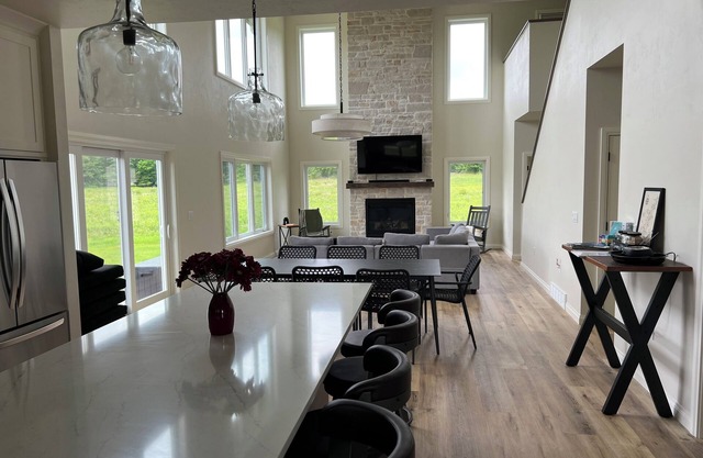 2024 Highland Home - New BuildnIndoor Pickleball/Badminton/Basketball Court