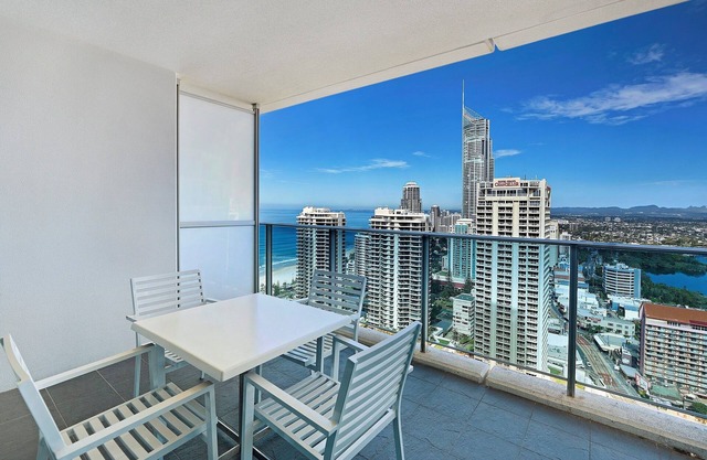 21 levels above Hilton hotel Apartment 22106 - 2 bedrooms -Ocean - Wifi