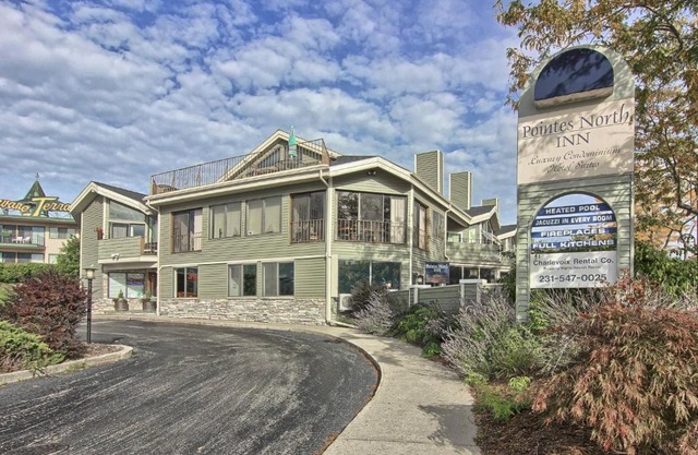 212 Pointes North Inn