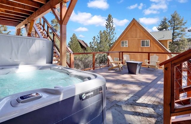 2132-meadow View Cabin 3 Bedroom Home by Redawning