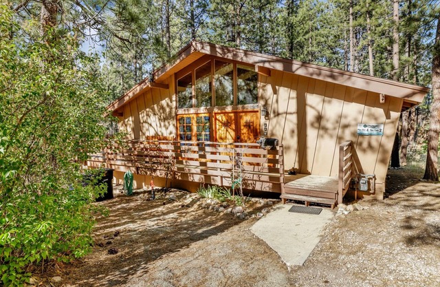 2331-ashwood Pines 2 Bedroom Chalet by RedAwning