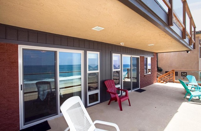 2489 Ocean Street Main