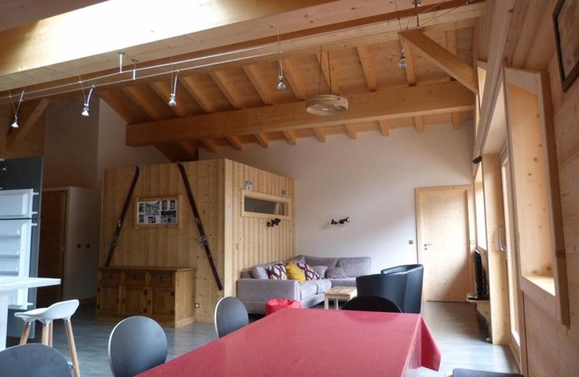 250m from ski lifts, 3rd floor, parking, tv, ski locker, 120m², Arêches-Beaufort