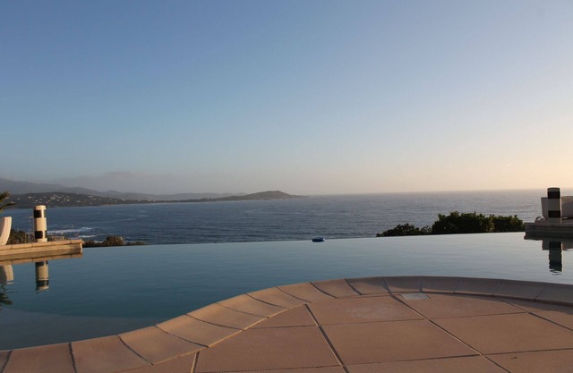 250m2 villa on the south shore of Ajaccio superb sea view, close to the beach and shops