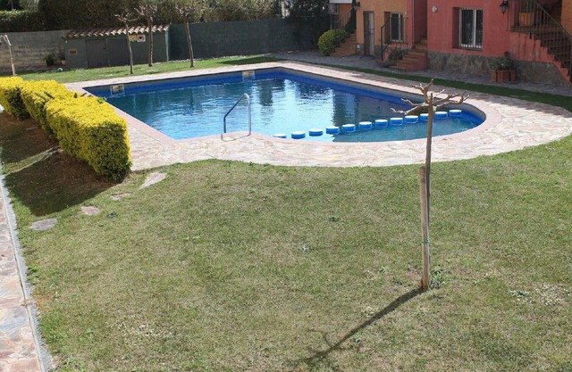 252-Nice house near beach with community pool