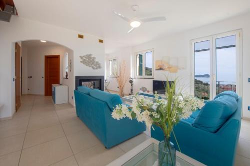 257b - Villetta Maiso - Vista Mare, Giardino e Piscina Privata a 2 minuti di auto dalle spiagge e mare - PARCHEGGIO PRIVATO INCLUSO