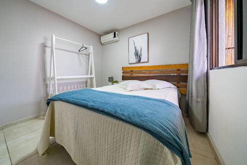 272 - Apartamento com 02 dormitórios a 200m da Praia de Canto Grande