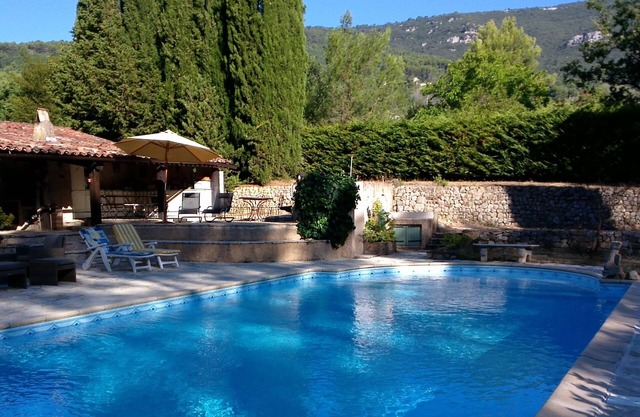 280 M² property, 5 bedrooms, sleeps 12, air-conditioned, 7000 M2 of flat land