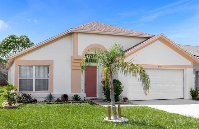 2974 3BD Family home + Pool