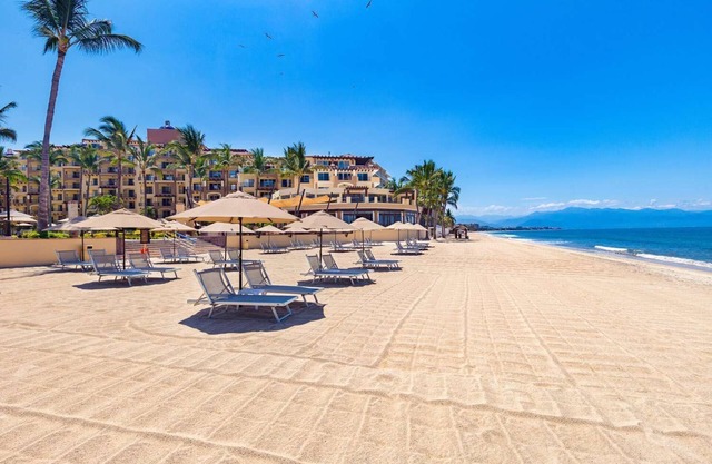 2BD Oceanview Suite Villa del Palmar Flamingos