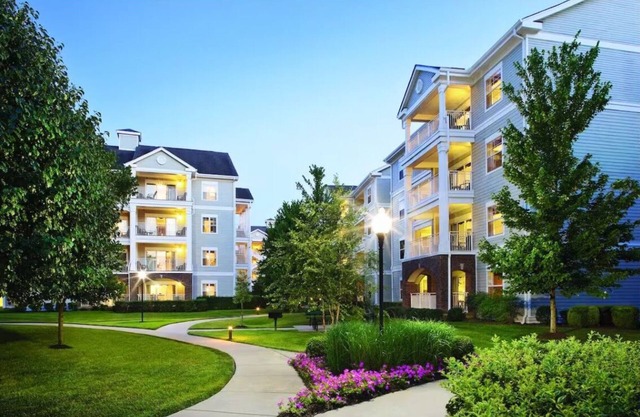 2Bed/2Bath Deluxe Condo in Nashville Near the Grand Ole Opry!