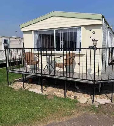 2Bed Caravan Sleeps 6- Beach Access Pets Parking
