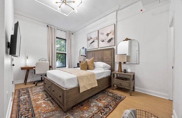2BR/2BA in Historic Brownstone near Subway