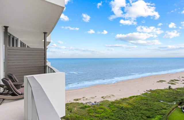2BR 2BA w/ocean views in Luxury Resort Amrit.