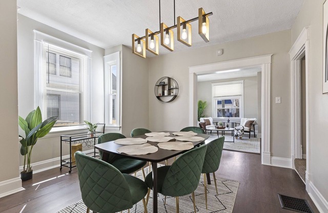 2BR Cozy Home with Dedicated Officen