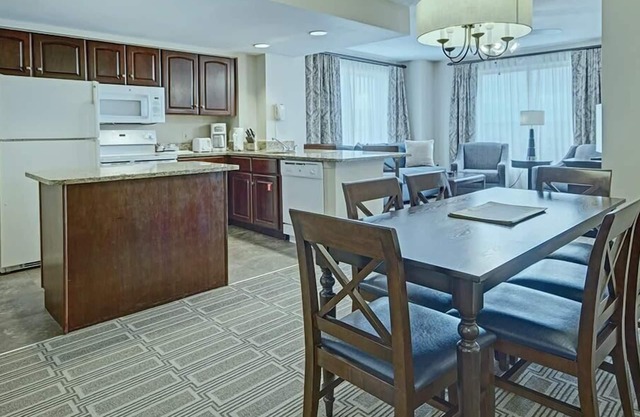 2br Deluxe Condo Steeped in US History!