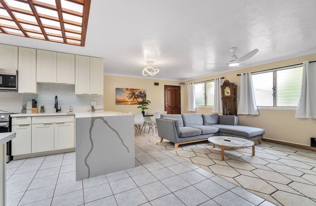 2BR Ewa - WiFi, A/C + Beach Access, Near Ko Olina