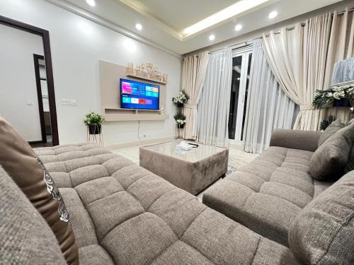2Br Modern&Specious Centaurus Facing Apartment